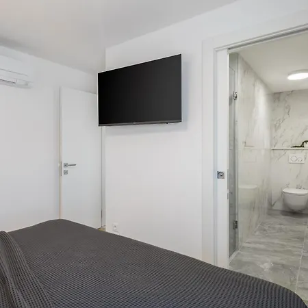 Apartment Mint