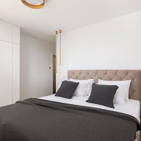 Apartment Mint *